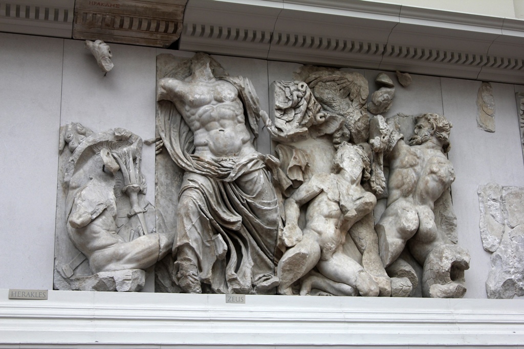 Heracles and Zeus vs. Porphyrion and Giants